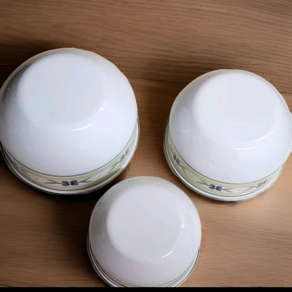 Pfaltzgraff “Summer Breeze” Metal Mixing Bowl Trio | Enamel Nesting Set - Picture 3 of 16